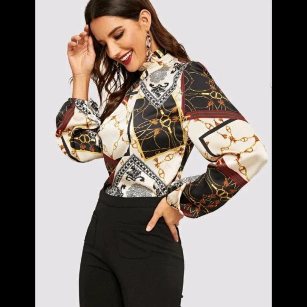 Stunning Blouse - Picture 3 of 4